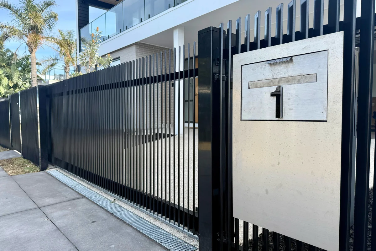 citywide-macedon-group-angled-blade-with-letterbox-rectangle-68d4b7bc2e078