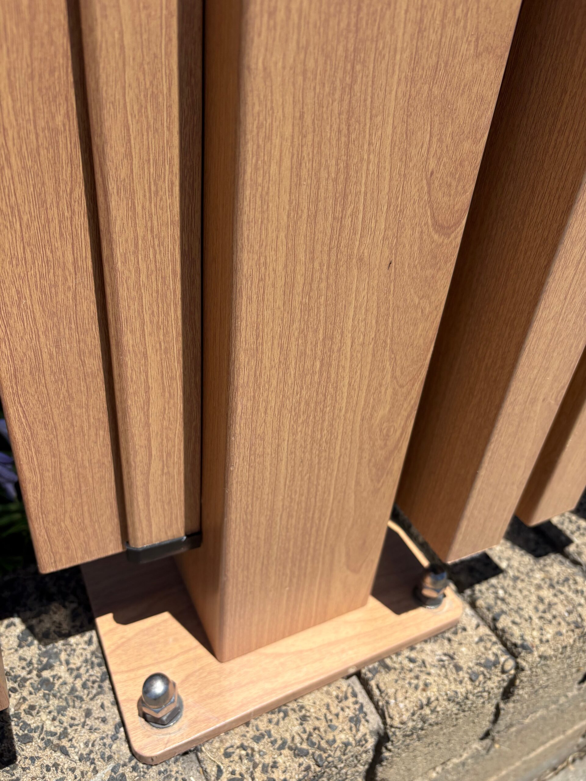 The Oak Batten Post - 100x100x1300 (Base Plate Only)