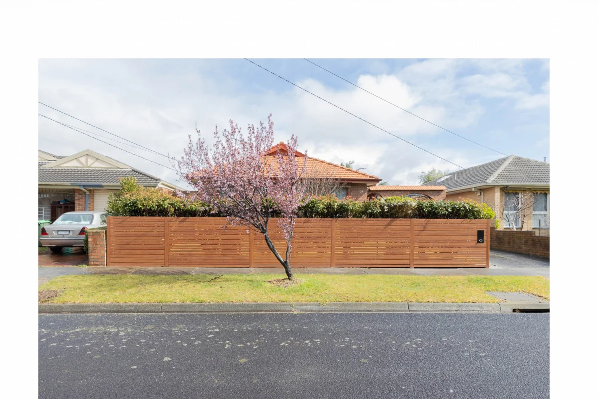 citywide-macedon-group-woodgrain-slat-fencing-8511-rectangle-631ea55618116