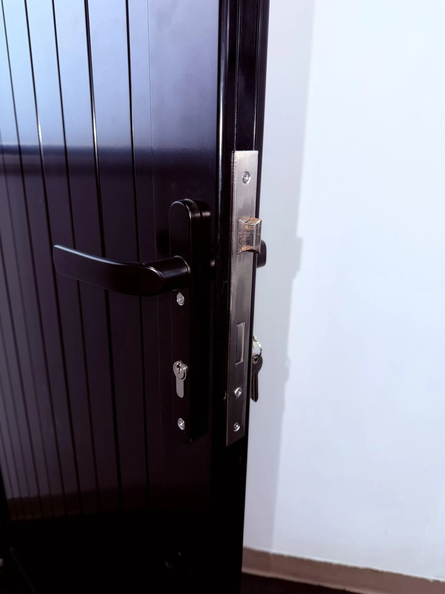 Vertical slat pedestrian gate 03